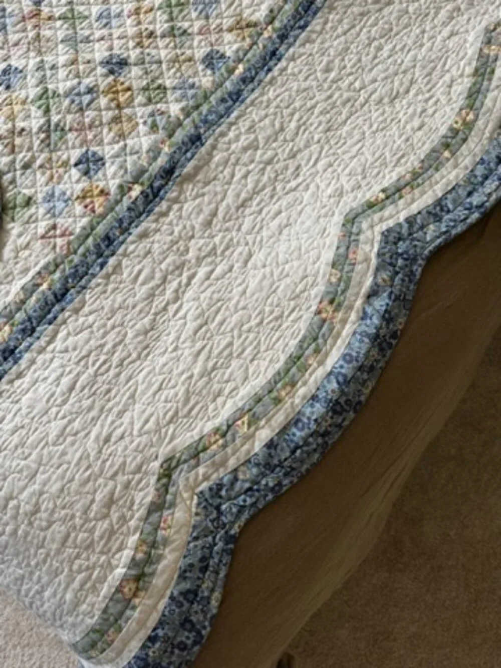 Nostalgia Home Emily Quilt Set with Matching Pillow Shams